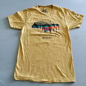 Columbia Bear Print Camping Shirt Size Small  Color yellow mustard